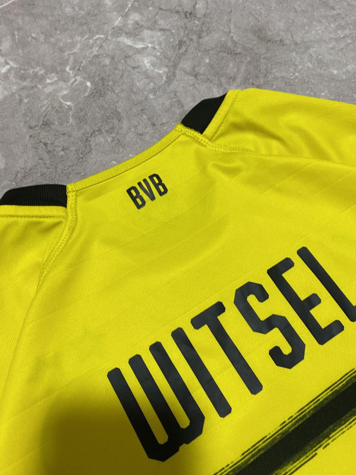 Puma Puma BVB Borussia Dortmund 18-19 Witsel #28 Soccer Jersey Size US M / EU 48-50 / 2 - 24 Thumbnail