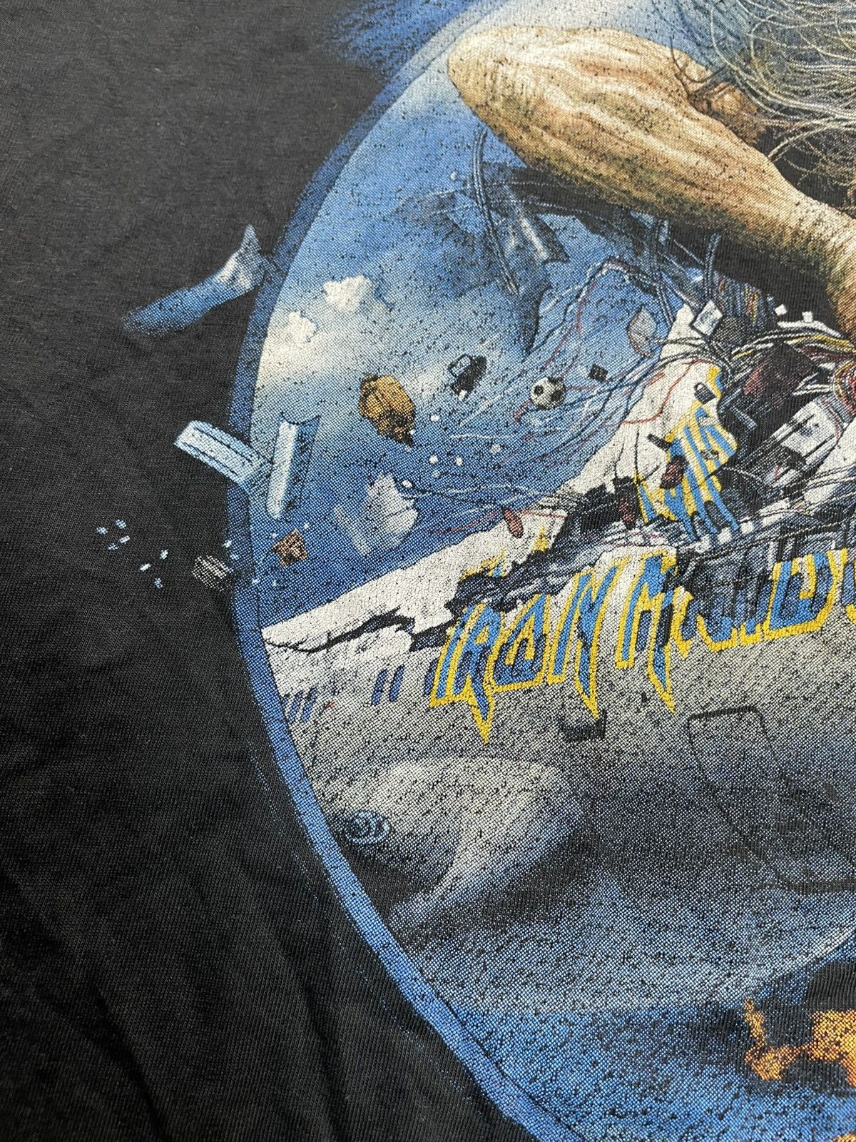Band Tees IRON MAIDEN Flight 666 Vintage 90s T-Shirt Size US L / EU 52-54 / 3 - 6 Thumbnail