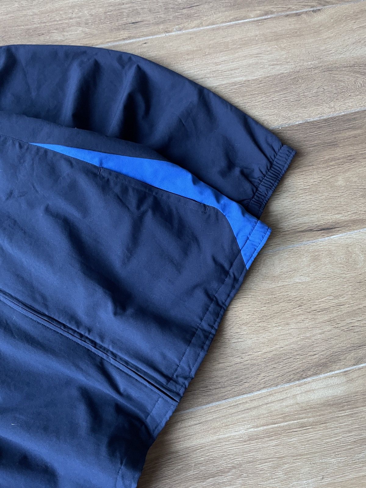 Nike Nike Vintage Nylon Track Jacket Drill Japanese Avant Garde Size US XL / EU 56 / 4 - 7 Thumbnail