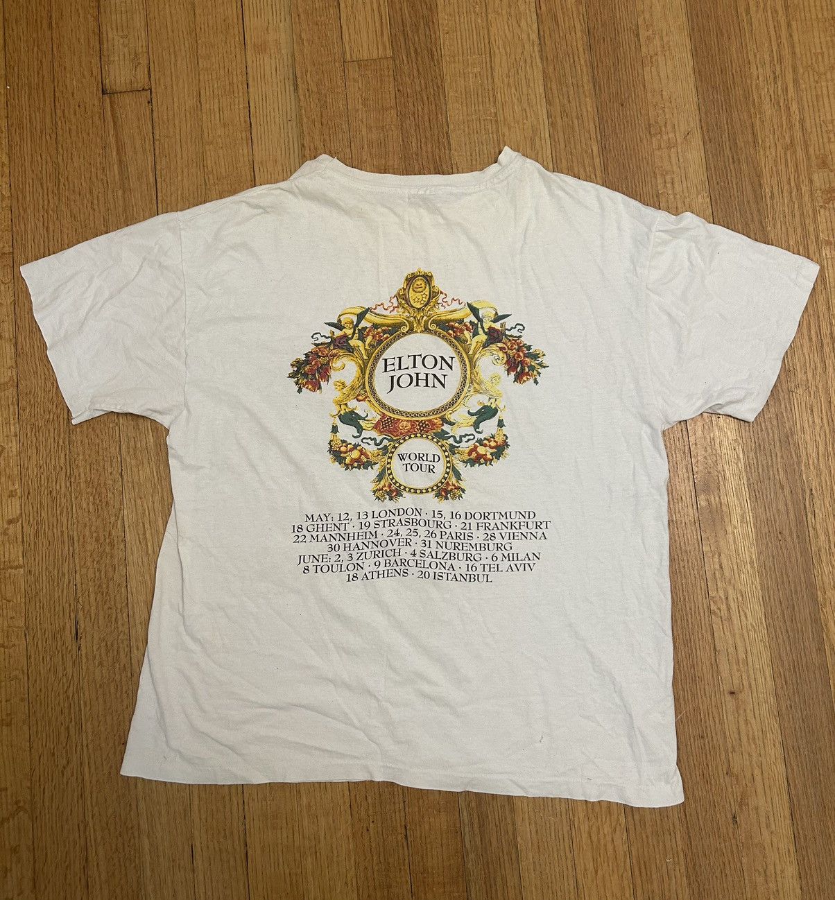 Vintage Elton John 1993 Tour Tee Size US L / EU 52-54 / 3 - 2 Thumbnail