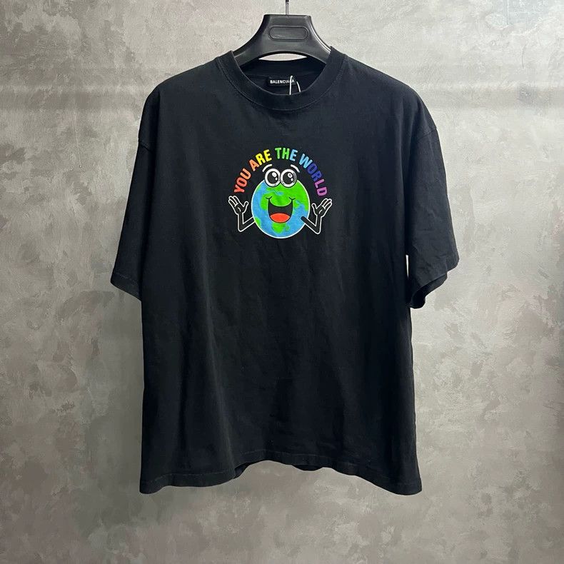 Balenciaga Balenciaga Black cartoon print loose round neck short sleev Size US S / EU 44-46 / 1 - 1 Thumbnail