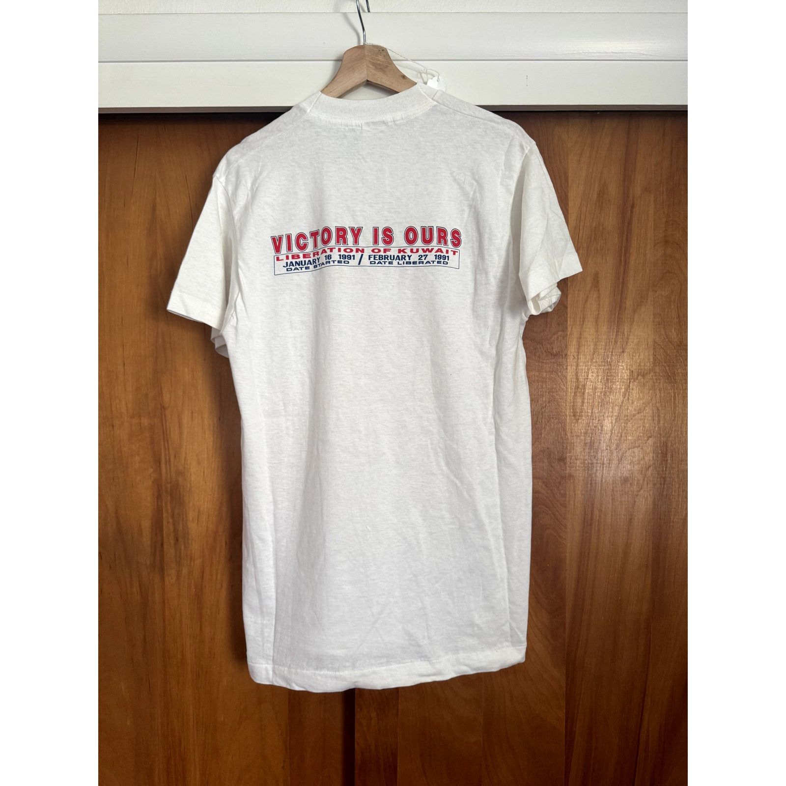 Fruit Of The Loom VINTAGE 90’s GOOD MORNING IRAQ GRAPHIC TEE SIZE L Size US L / EU 52-54 / 3 - 2 Thumbnail