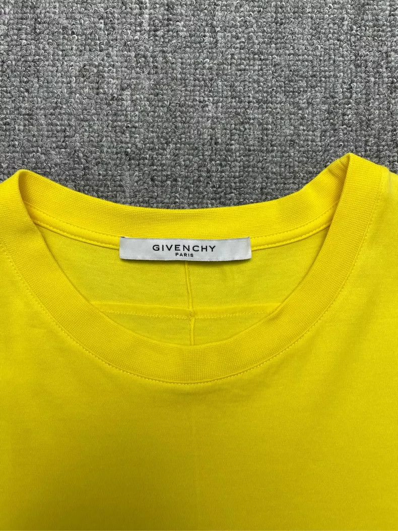Givenchy Givenchy Chest Flock Logo Yellow Short-sleeve 2506-Nextarro Size US L / EU 52-54 / 3 - 3 Thumbnail