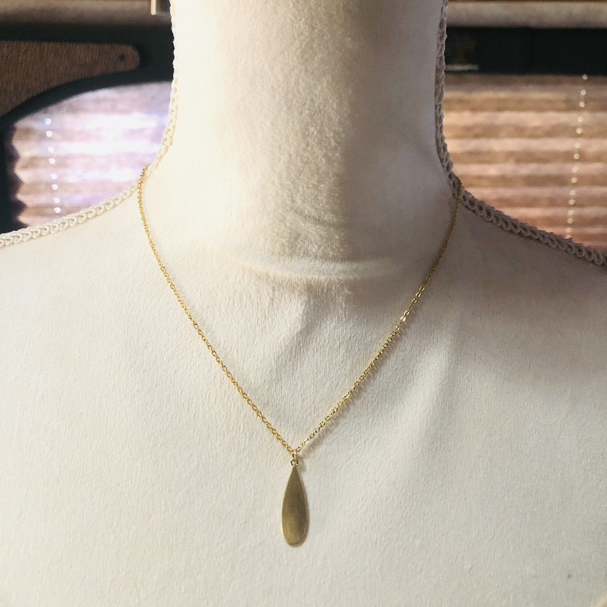 Handmade Handcrafted salvaged gold plated raindrop pendant necklace Size ONE SIZE - 2 Thumbnail