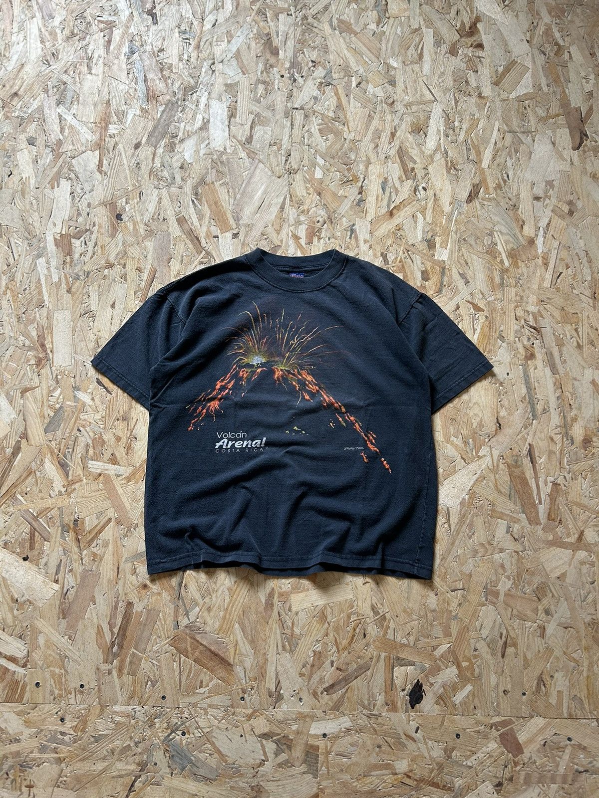 Vintage Vintage Volcano Arenal Costa Rica big logo 90s Size US L / EU 52-54 / 3 - 1 Thumbnail