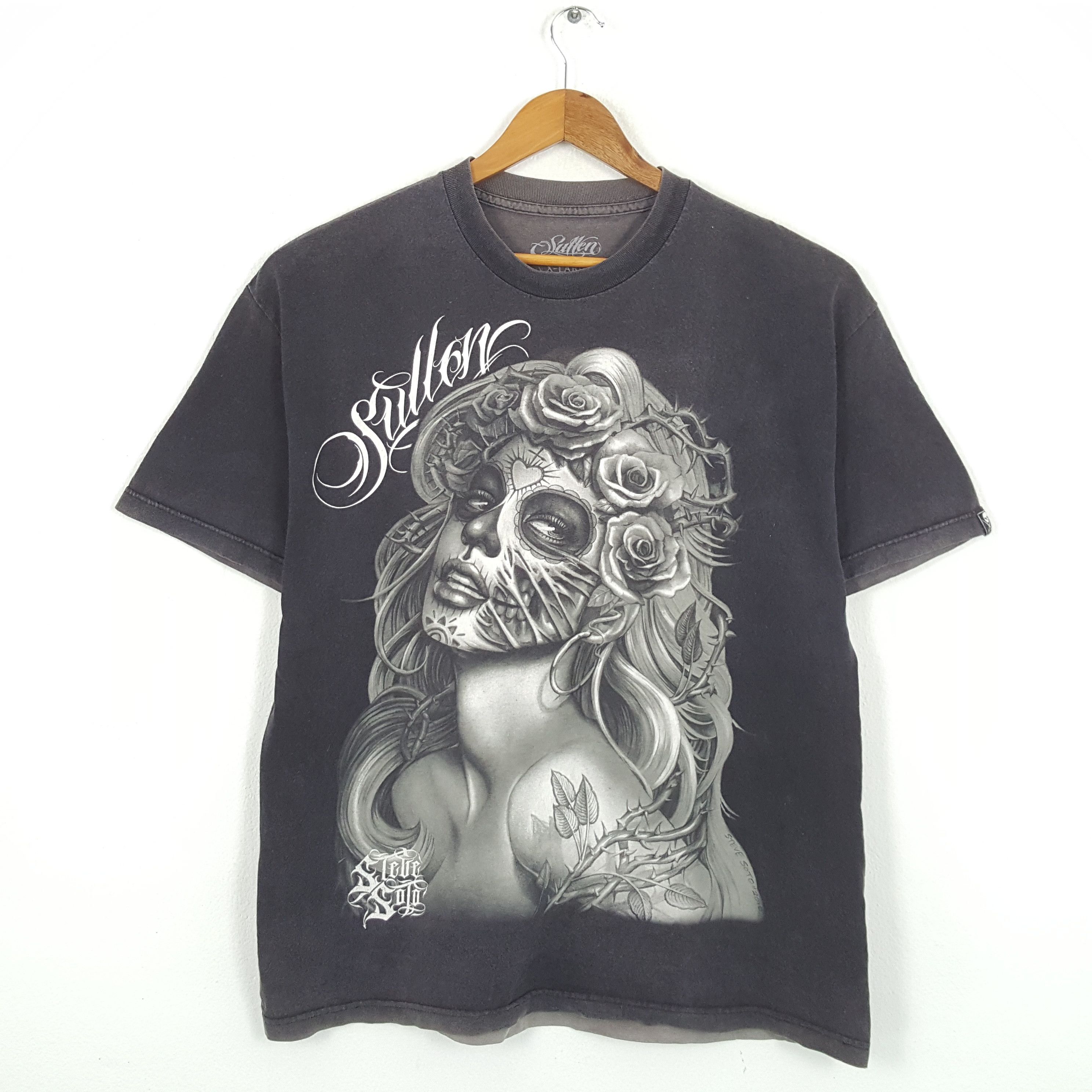 Vintage Vintage SULLEN ART American Japanese Fashion Style T-Shirts Size US XL / EU 56 / 4 - 1 Thumbnail