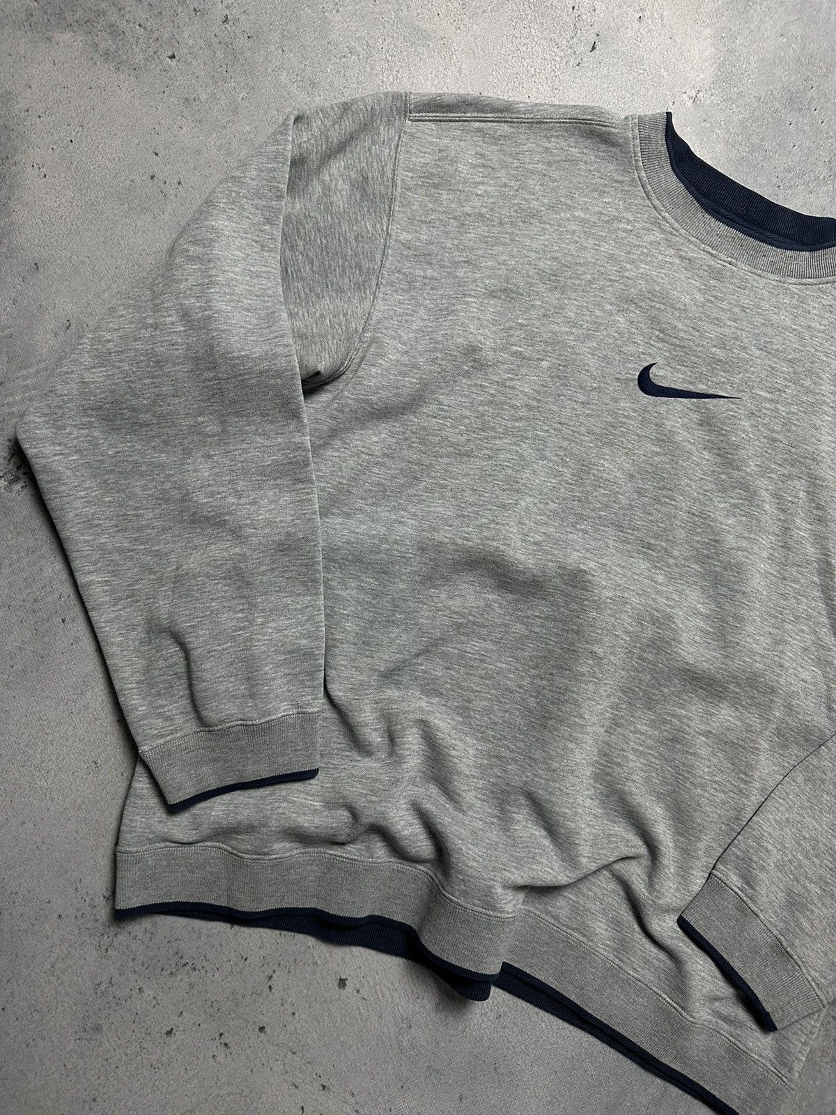 Nike Vintage Crewneck Nike boxy center swoosh y2k fits logo USA 🇺🇸 Size US XL / EU 56 / 4 - 2 Thumbnail