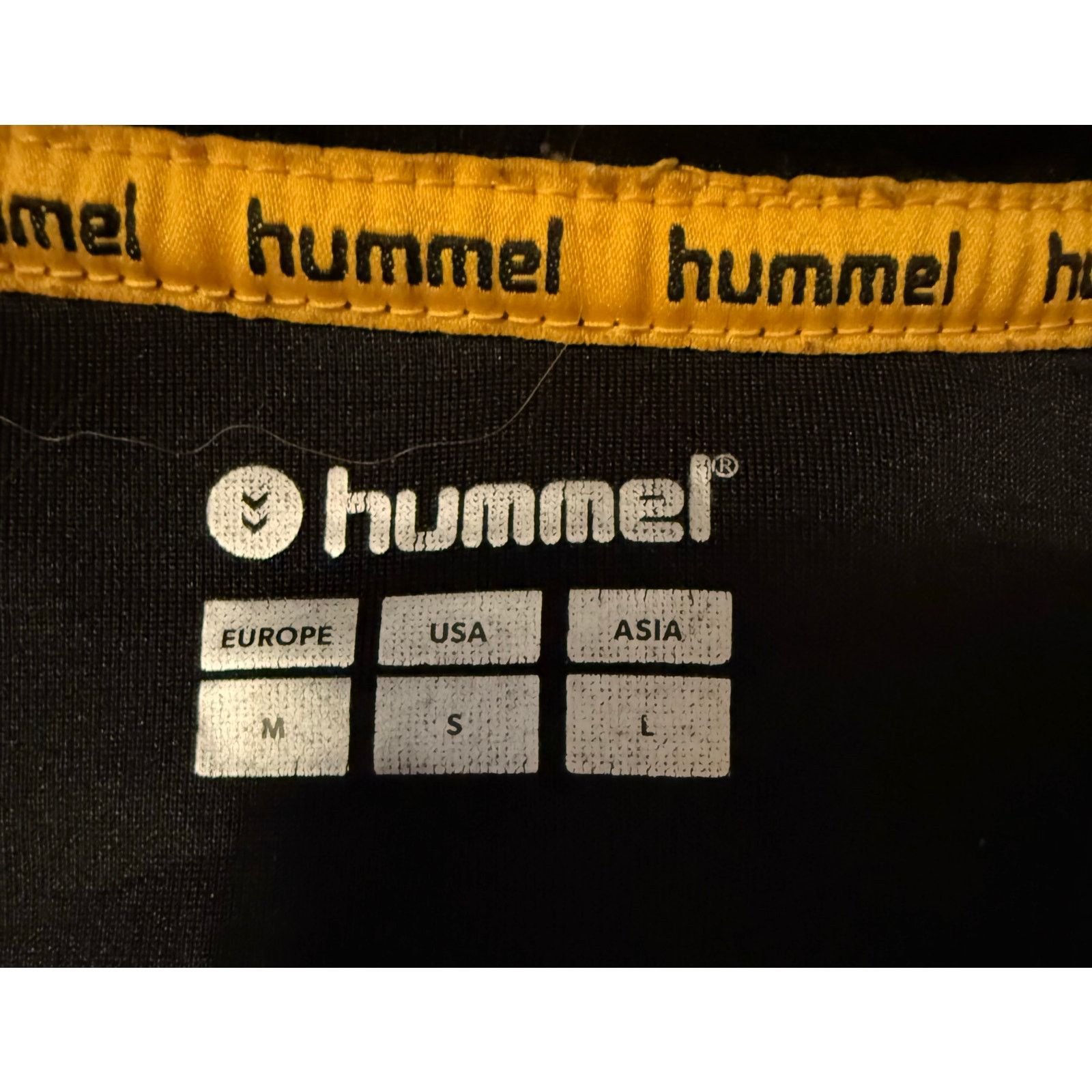 Hummel Cambridge United Hummel training top 1/4 zip shirt size S Size US S / EU 44-46 / 1 - 6 Thumbnail