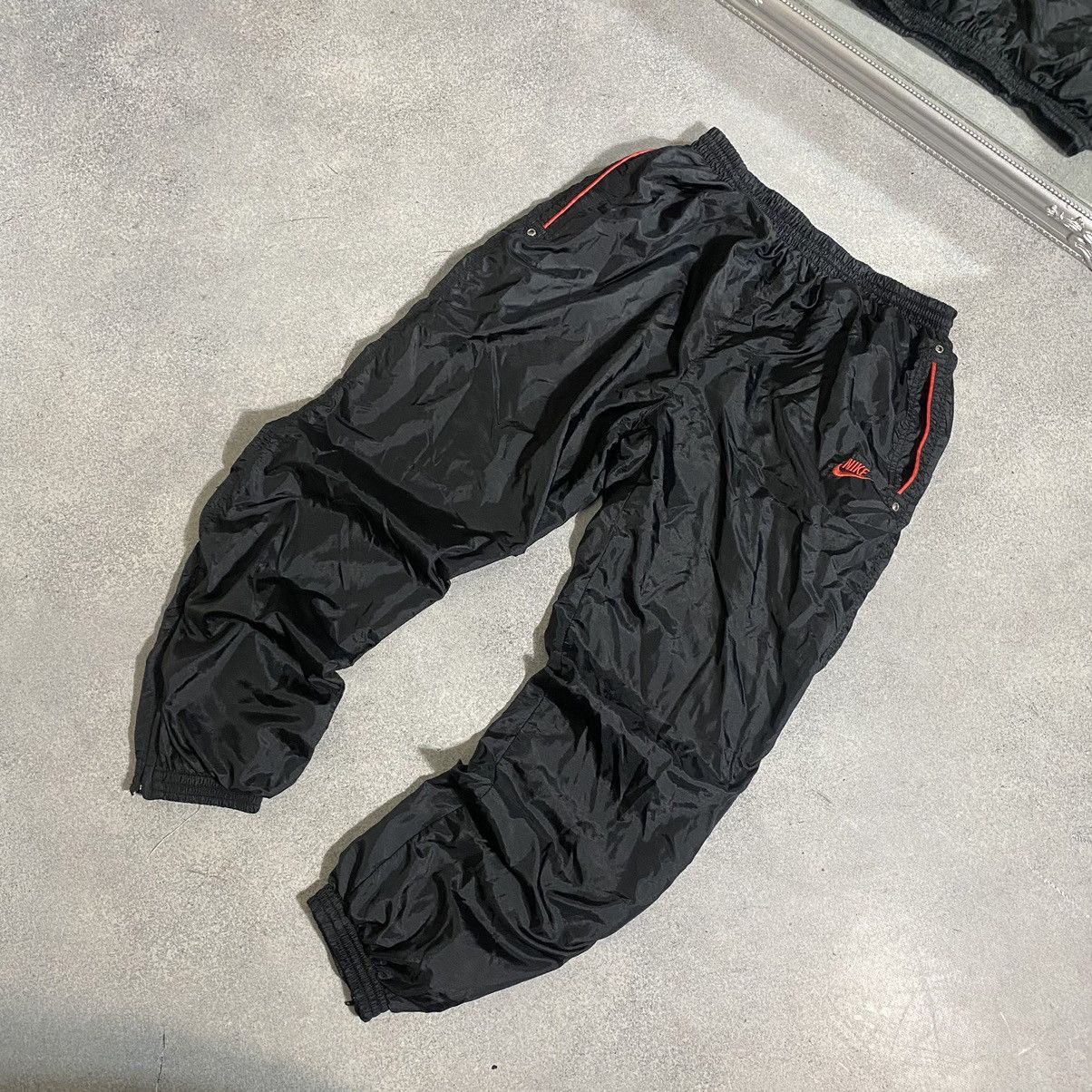 Nike Vintage Nike Track Pants Size US 34 / EU 50 - 1 Thumbnail