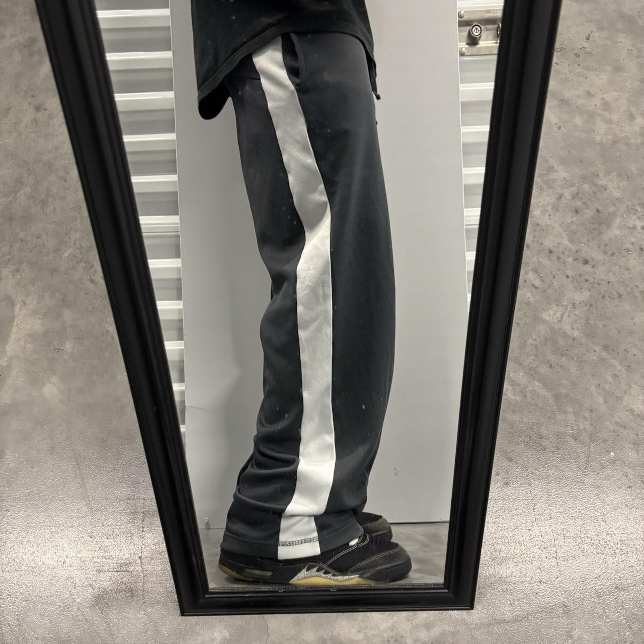 Japanese Brand × Vintage Crazy Vintage Y2K/2000s Grey Striped Skater Essential Sweatpants! Size US 32 / EU 48 - 1 Thumbnail