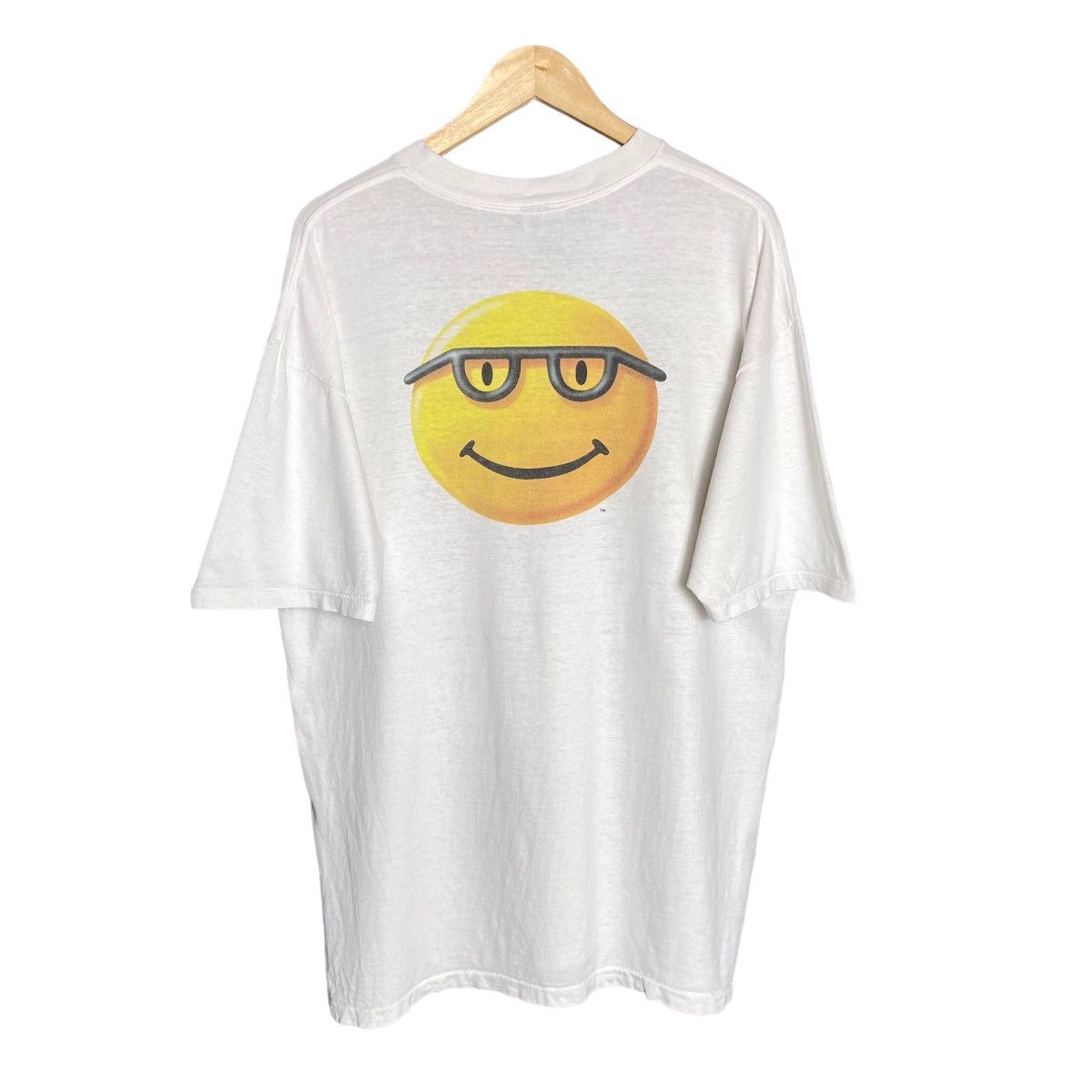image of 90's Microsoft Bob Smiley Nerd T-Shirt in White, Men's (Size XL)