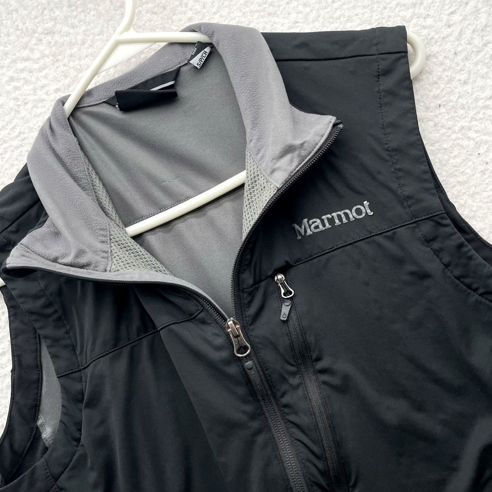 Marmot Marmot Vest Womens Small S Black Gray Windstopper Outdoor Hiking Lightweight VINTAGE No Size S / US 4 / IT 40 - 2 Thumbnail