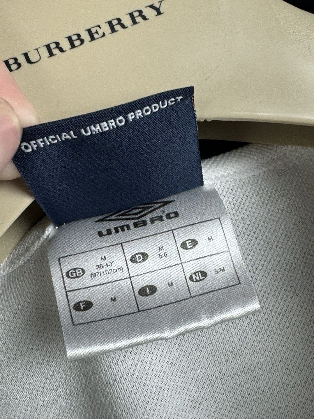 Umbro × Vintage UMBRO POLO BIG LOGO ENGLAND 🏴󠁧󠁢󠁥󠁮󠁧󠁿 VINTAGE SITY SERIES SIZE M Size US M / EU 48-50 / 2 - 7 Thumbnail