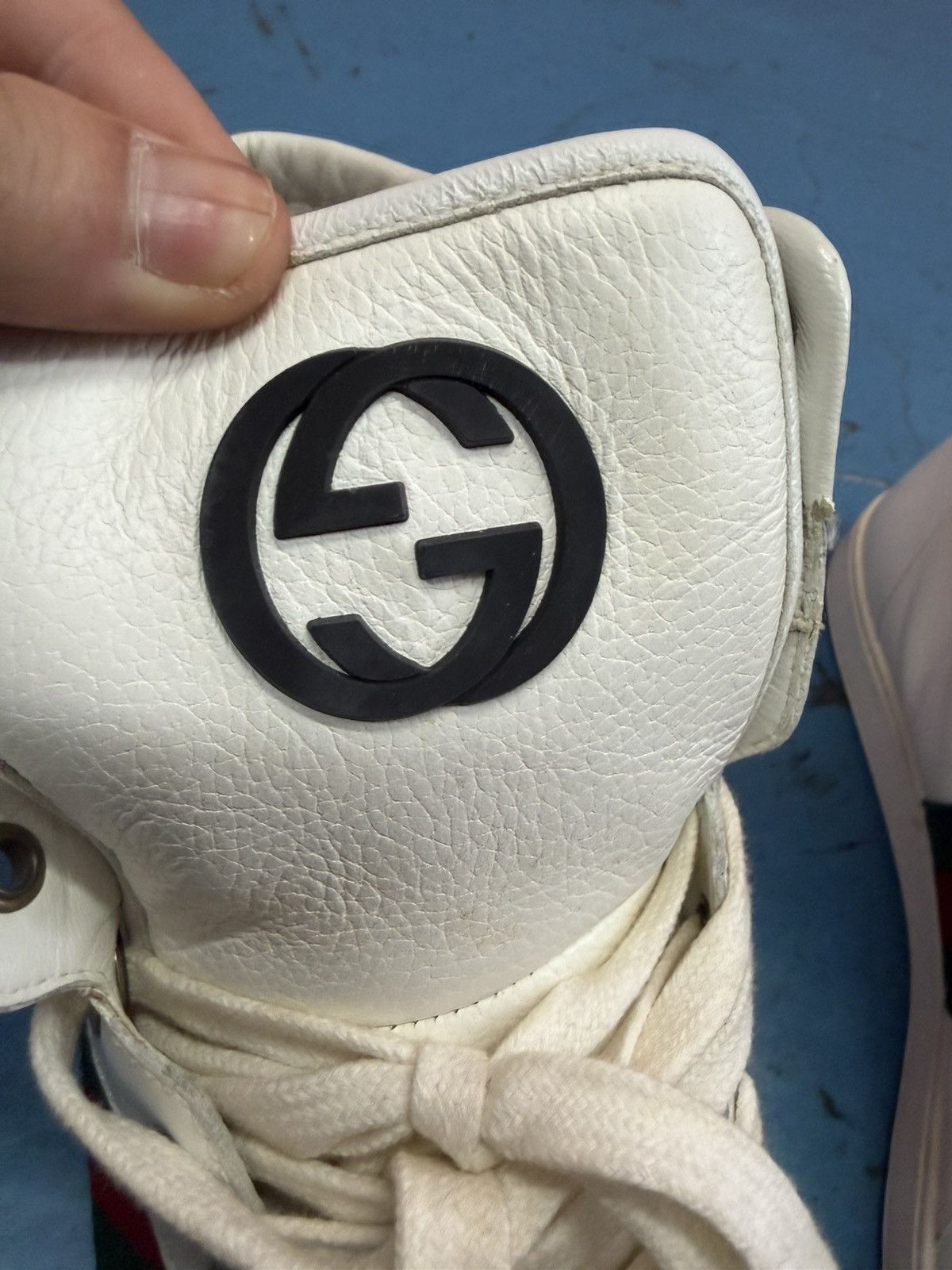 Gucci GUCCI WHITE HIGH TOP SNEAKERS Size US 10 / EU 43 - 4 Thumbnail