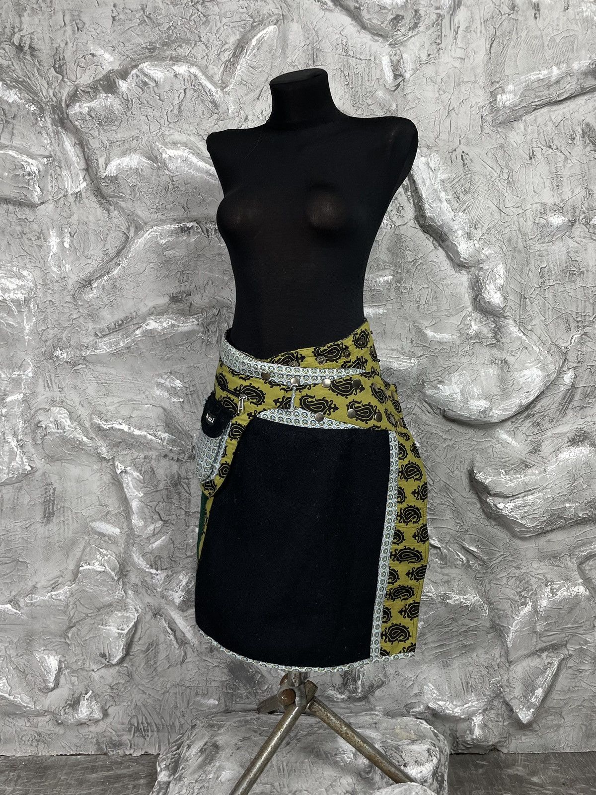 Japanese Brand 2000s Y2K Rivets Tweed Wrap Midi Skirt With Pocket Size 30" / US 8 / IT 44 - 2 Thumbnail