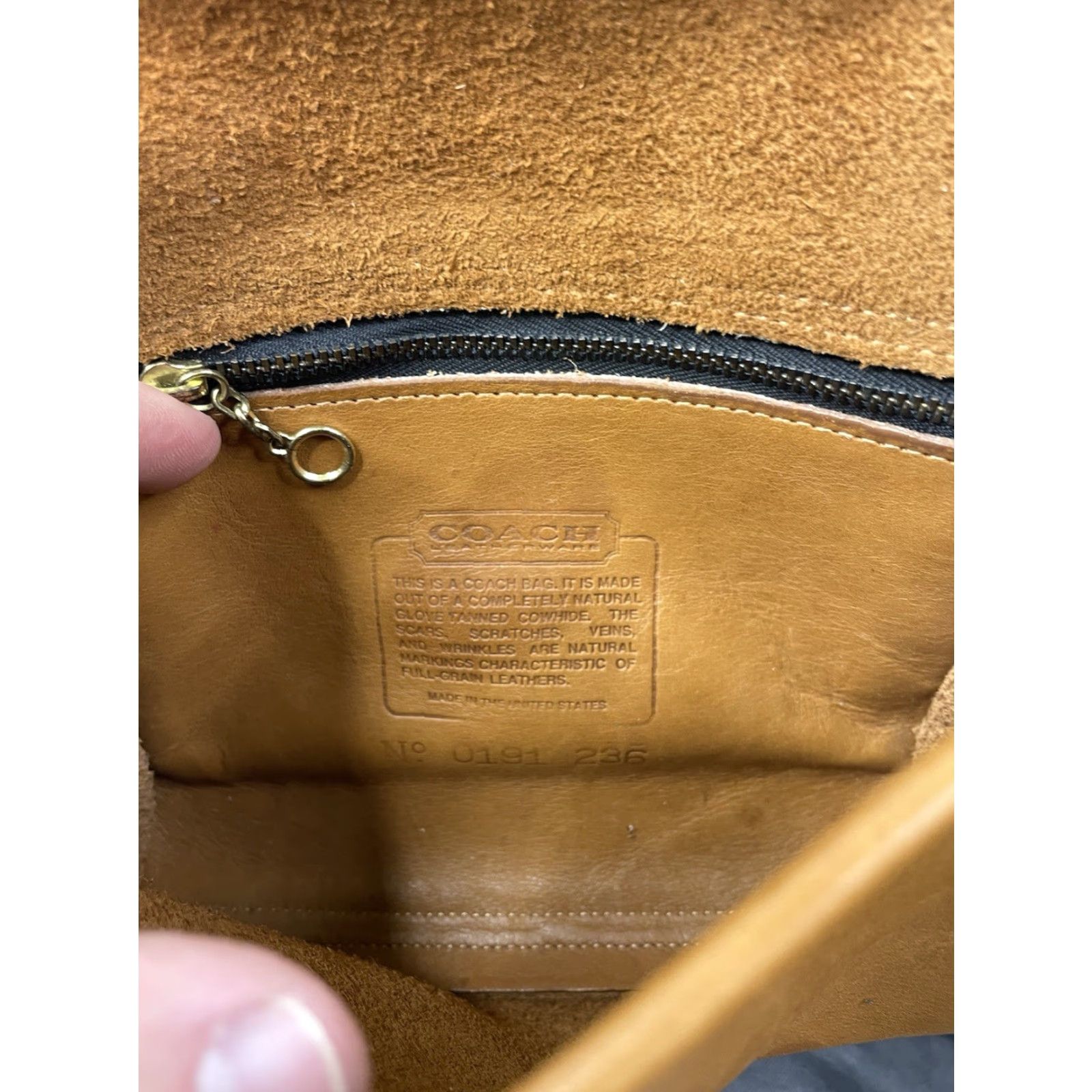 Coach VINTAGE Coach Chrystie Tan Leather Bag Satchel Flap Brass Hardware Crossbody Bag Charm Brown Leather Women/Men? Unisex Adults Size ONE SIZE - 7 Thumbnail