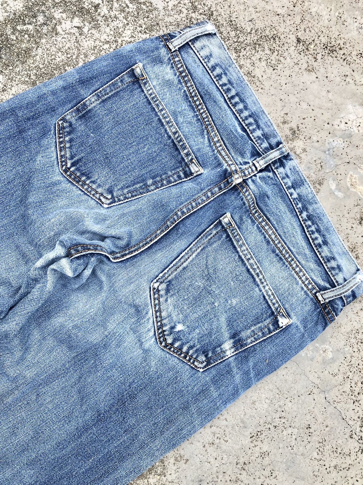 Uniqlo SELVEDGE REDLINE DISTRESSED JEANS Size US 30 / EU 46 - 6 Thumbnail