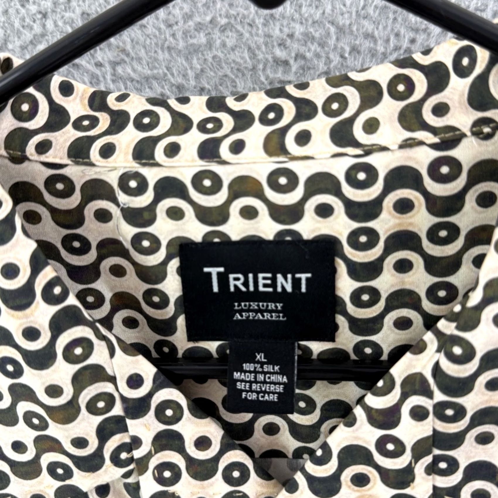 Vintage Trient Luxury Apparel Shirt Mens XL Abstract 100% Silk Button Up Short Sleeve Size US XL / EU 56 / 4 - 6 Thumbnail