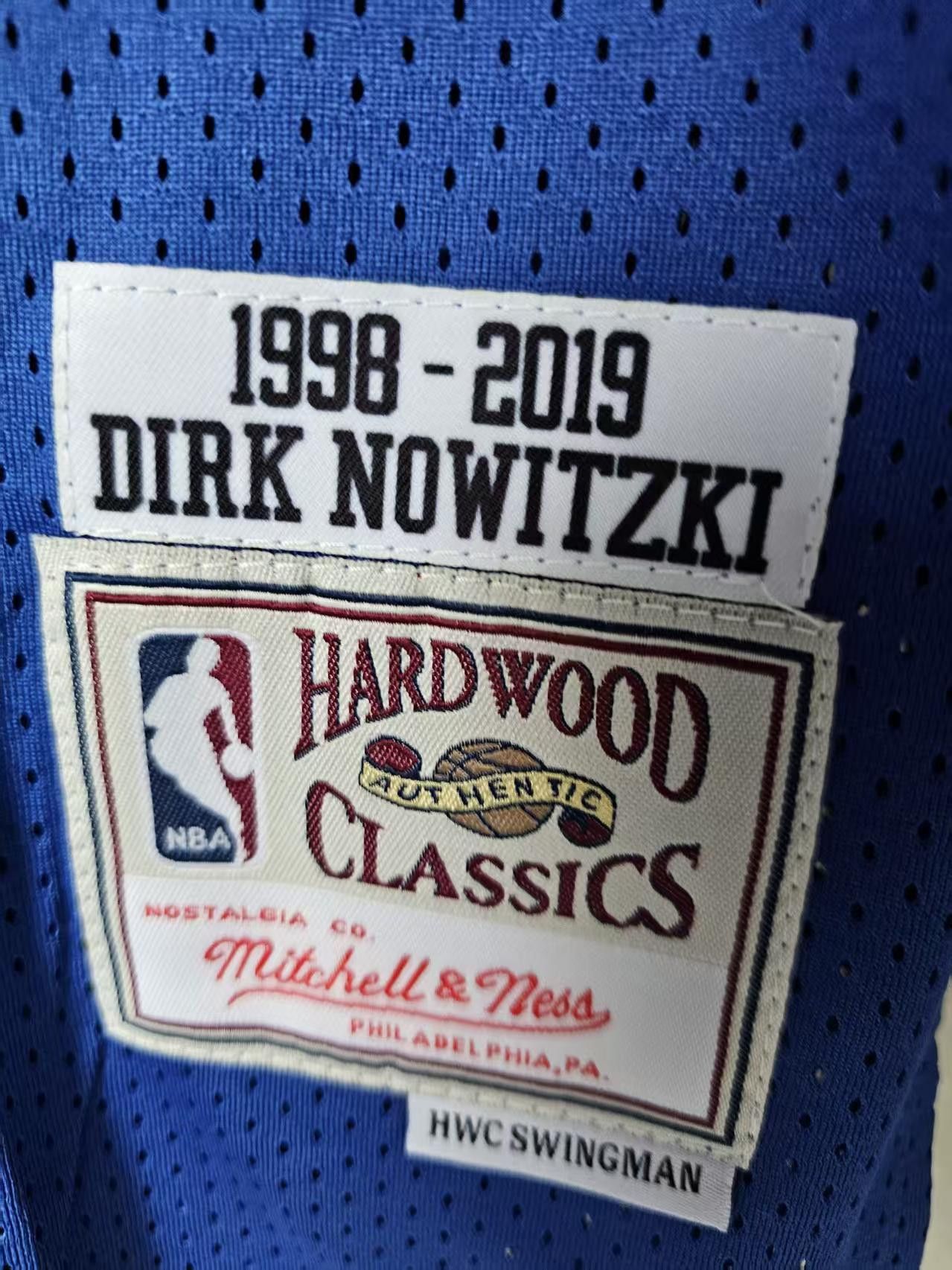 NBA Mavericks 41 Dirk Nowitzki Jersey Size US S / EU 44-46 / 1 - 4 Thumbnail