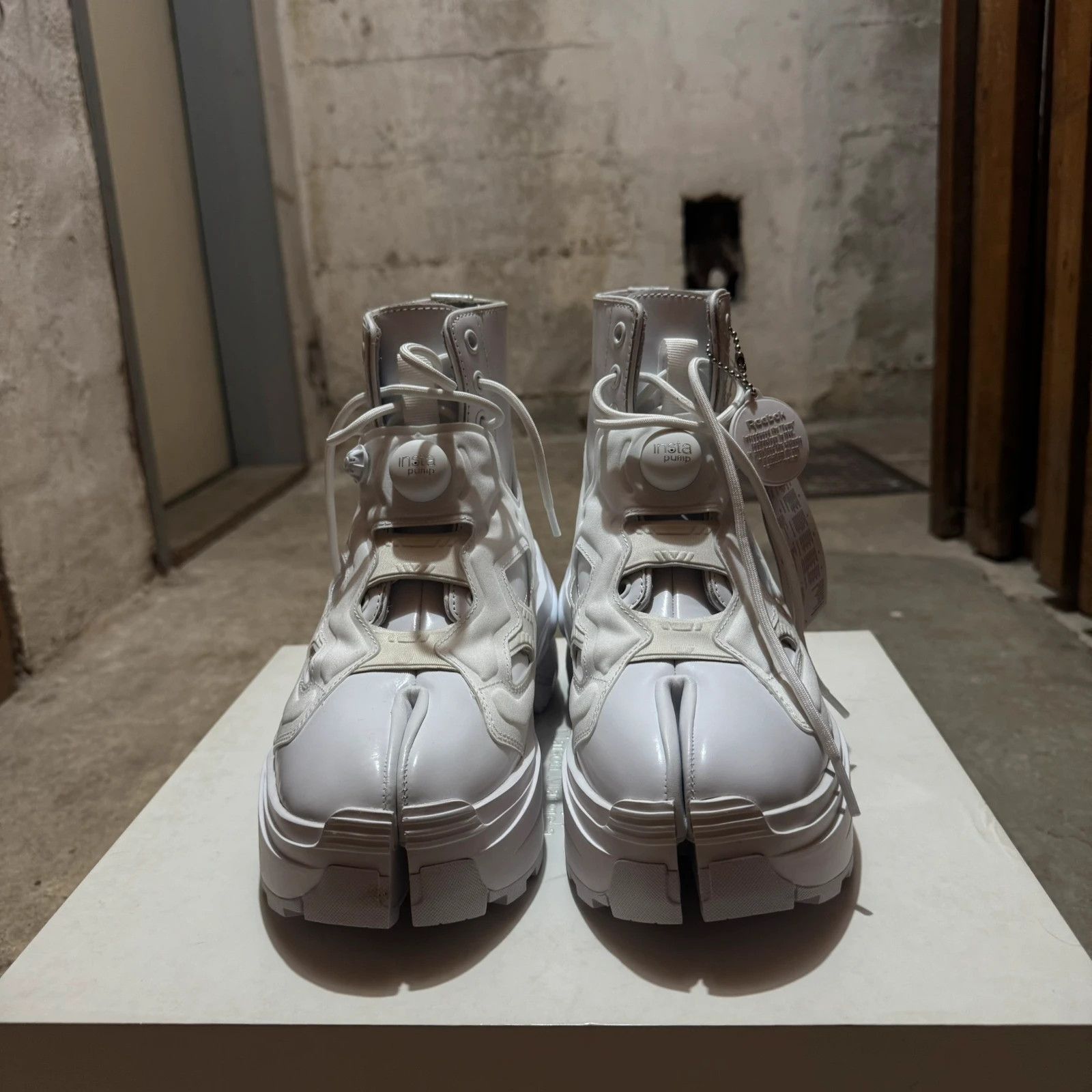 Maison Margiela × Reebok Maison Margiela x Reebok tabi high sneaker Size US 7.5 / EU 40-41 - 2 Thumbnail