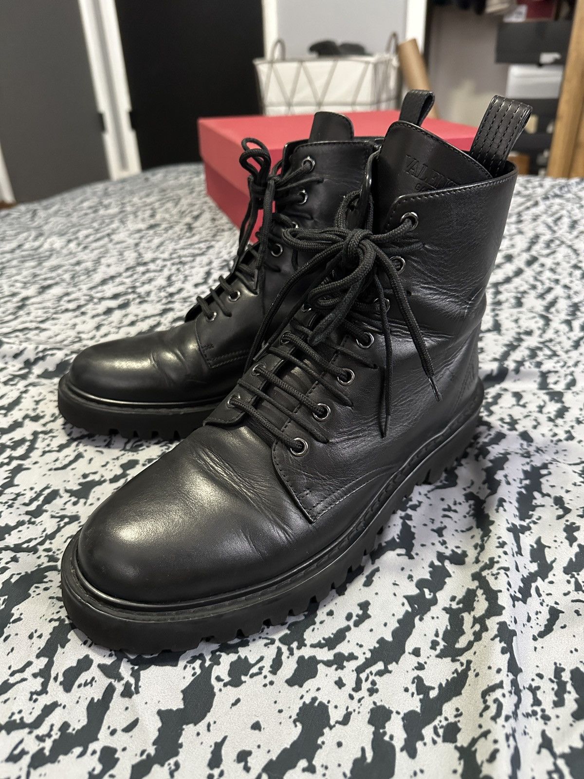 Valentino Valentino Garavani Men Combat Leather Boot Size US 8 / EU 41 - 2 Thumbnail