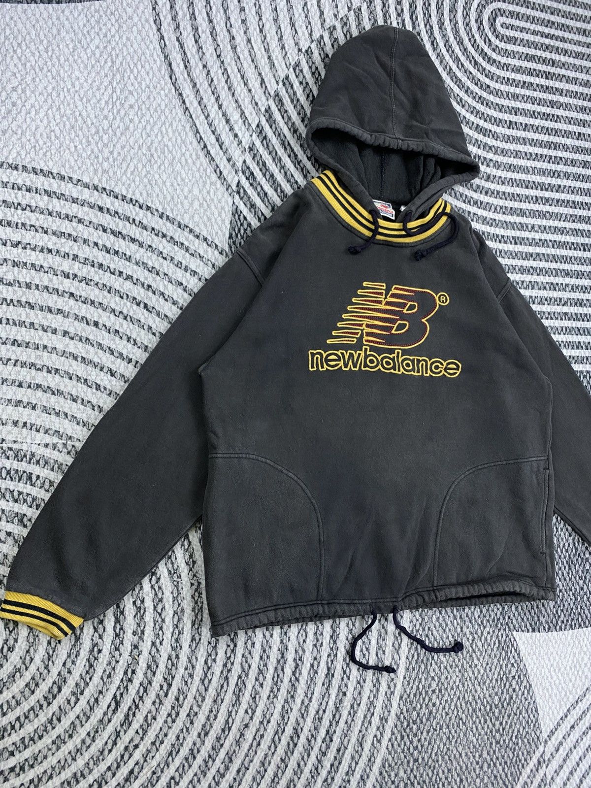 New Balance Vintage 90s New Balance Big Logo Embroidery Hoodie Size US M / EU 48-50 / 2 - 3 Thumbnail