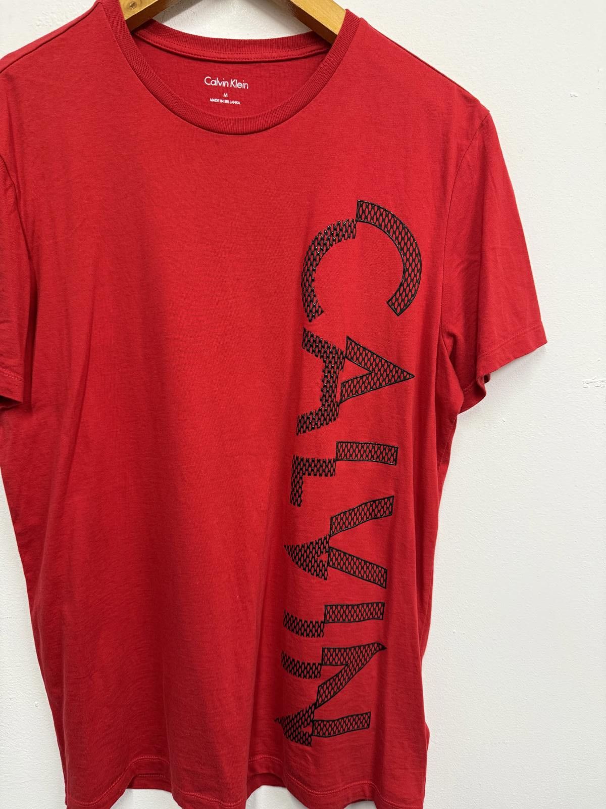 Calvin Klein Calvin Klein Red Graphic Logo T-Shirt Size US M / EU 48-50 / 2 - 3 Thumbnail