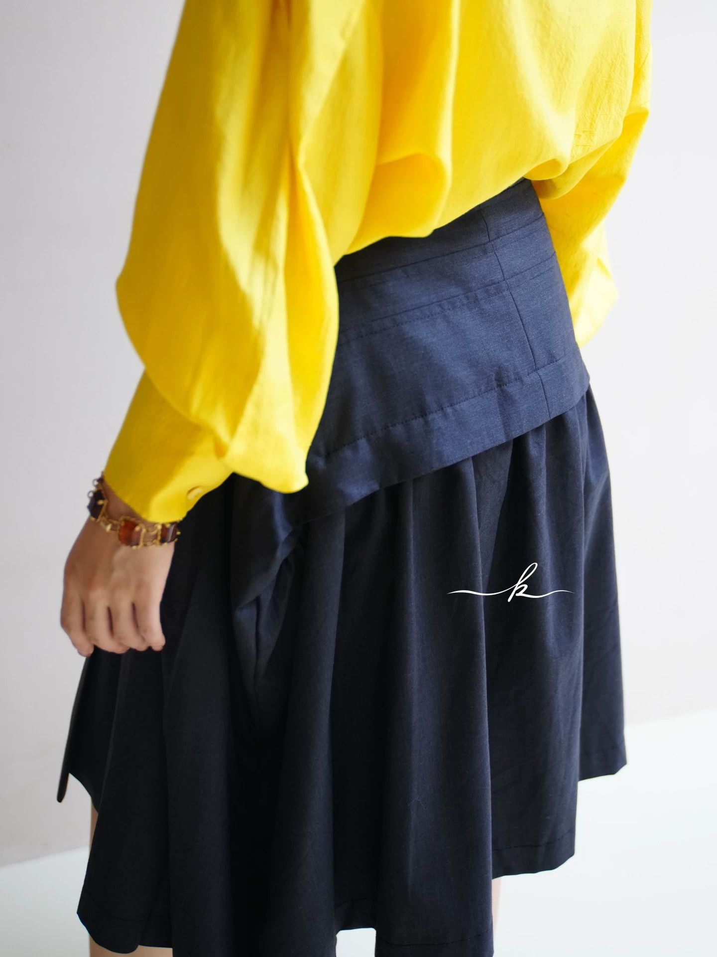 Comme des Garcons CDG Vintage Wool Pleated Asymmetric Skirt Size 26" / US 2 / IT 38 - 8 Thumbnail