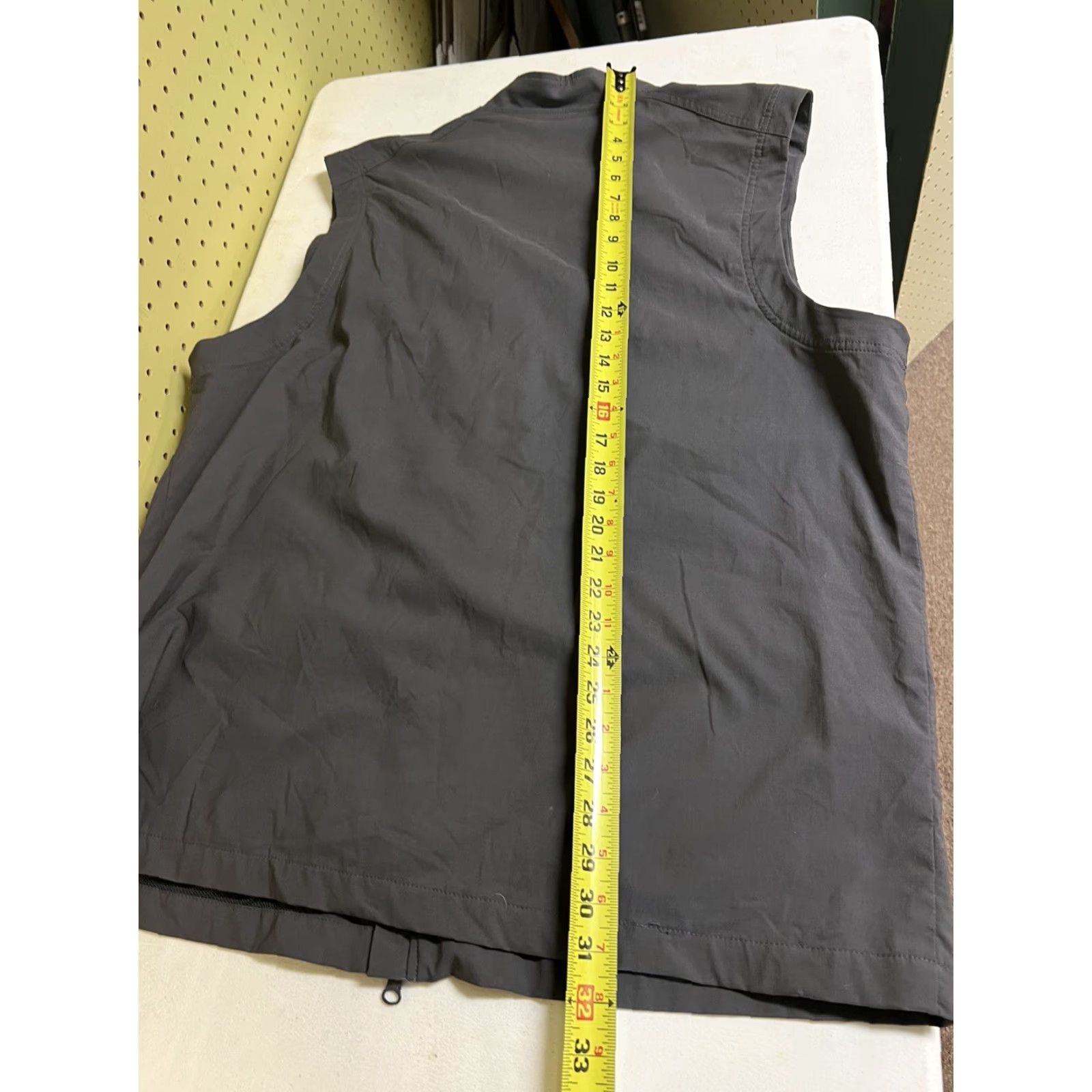Vintage TravelSmith Vest Men’s Extra Large Gray Full Zip Utility Fishing Hiking Outdoors Size US XL / EU 56 / 4 - 7 Thumbnail