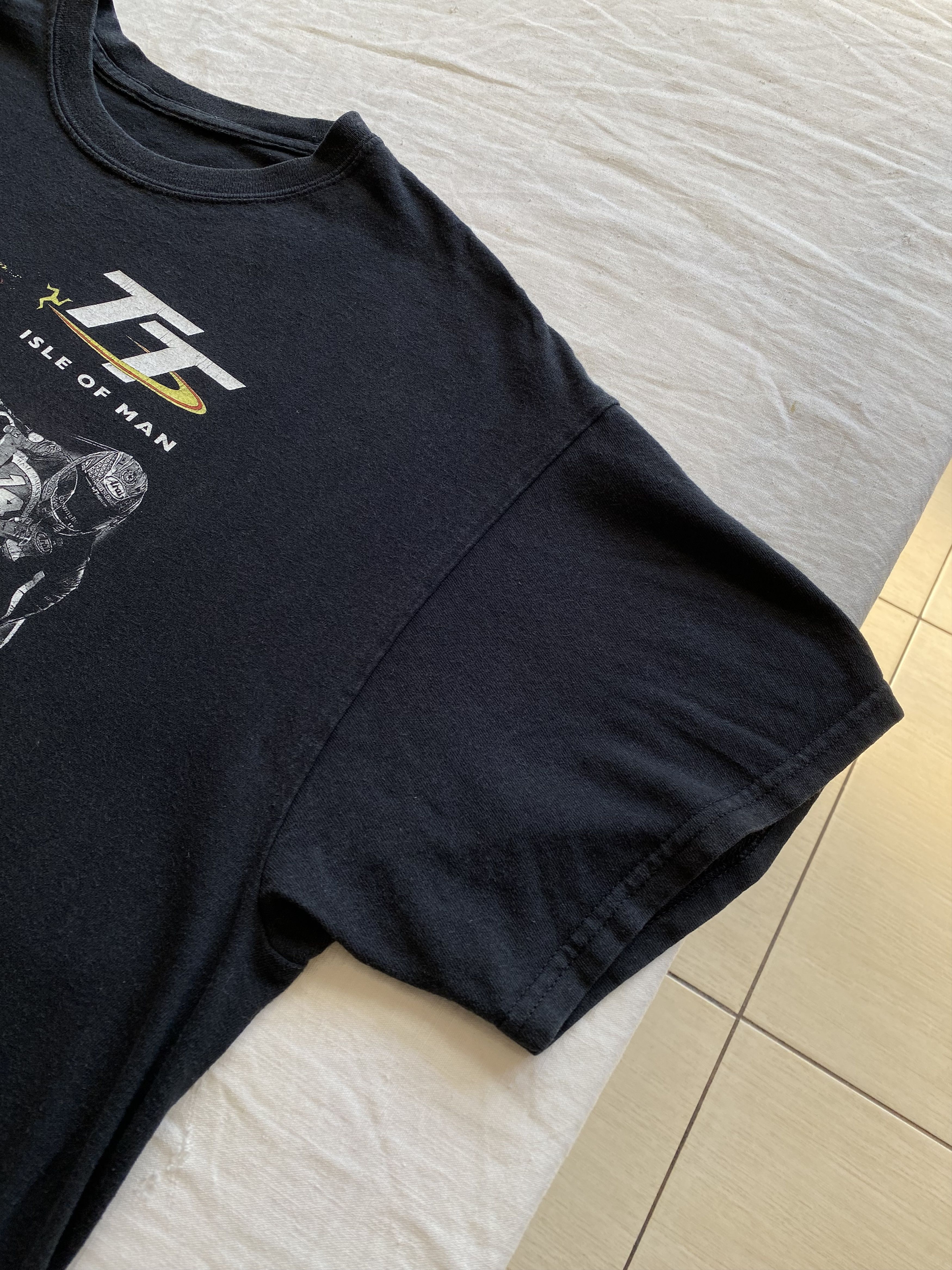Vintage TT Isle Of Man Vintage 2000s The Ultimate Moto Racing Tee Size US L / EU 52-54 / 3 - 11 Thumbnail
