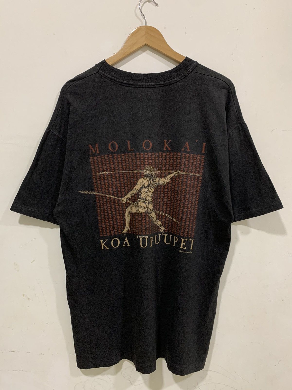 Vintage 90’s Faded Molokai Ka Hula Piko Hawaii T Shirt Size US L / EU 52-54 / 3 - 1 Thumbnail