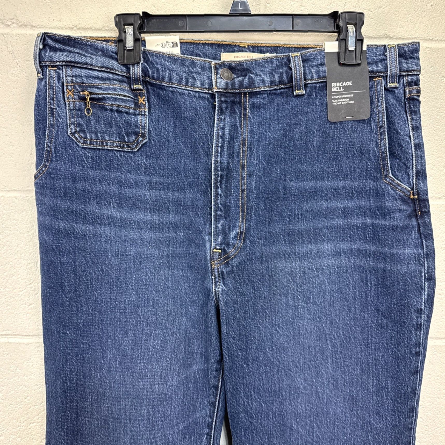 Levi's Levi's Jeans Ribcage Bell High Rise 33x32 Blue Stretch Denim 5-Pocket Zip Button Womens Regular Size 24" / US 00 / IT 34 - 2 Thumbnail