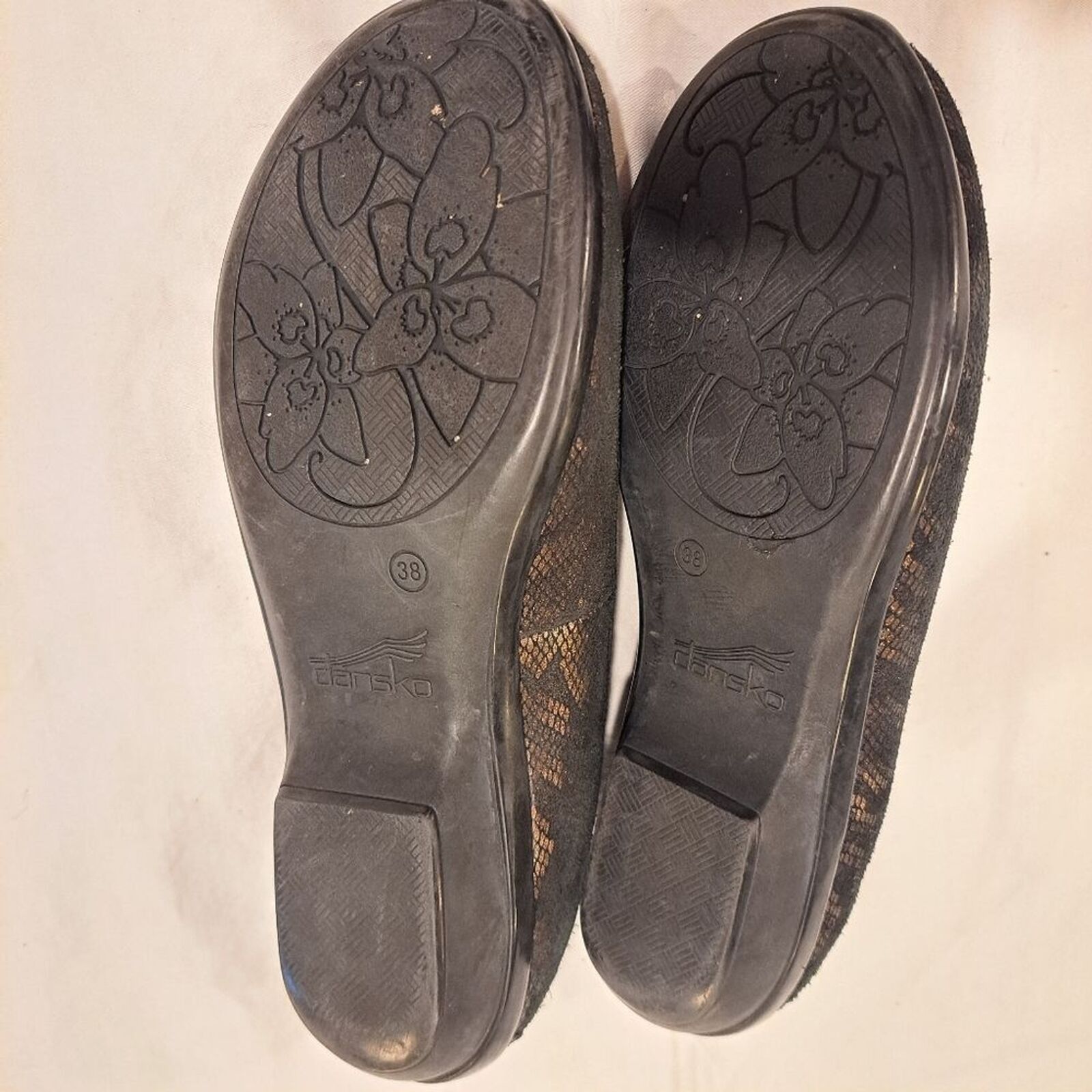 Dansko Dansko black leather slip-on loafers lace design size US 7.5 Size US 7.5 / IT 37.5 - 7 Thumbnail