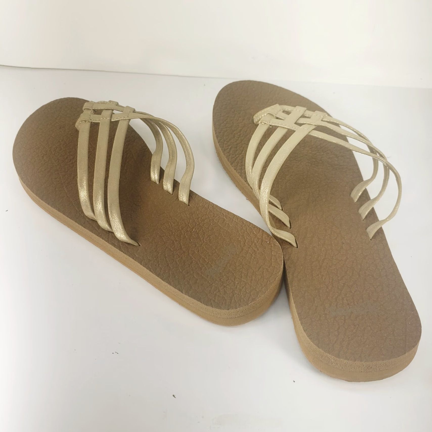 Sanuk Sanuk Womens 10 Yoga Salty Metallic Flip Flops Sandals Champagne Gold 1091372 Size US 10 / IT 40 - 4 Thumbnail
