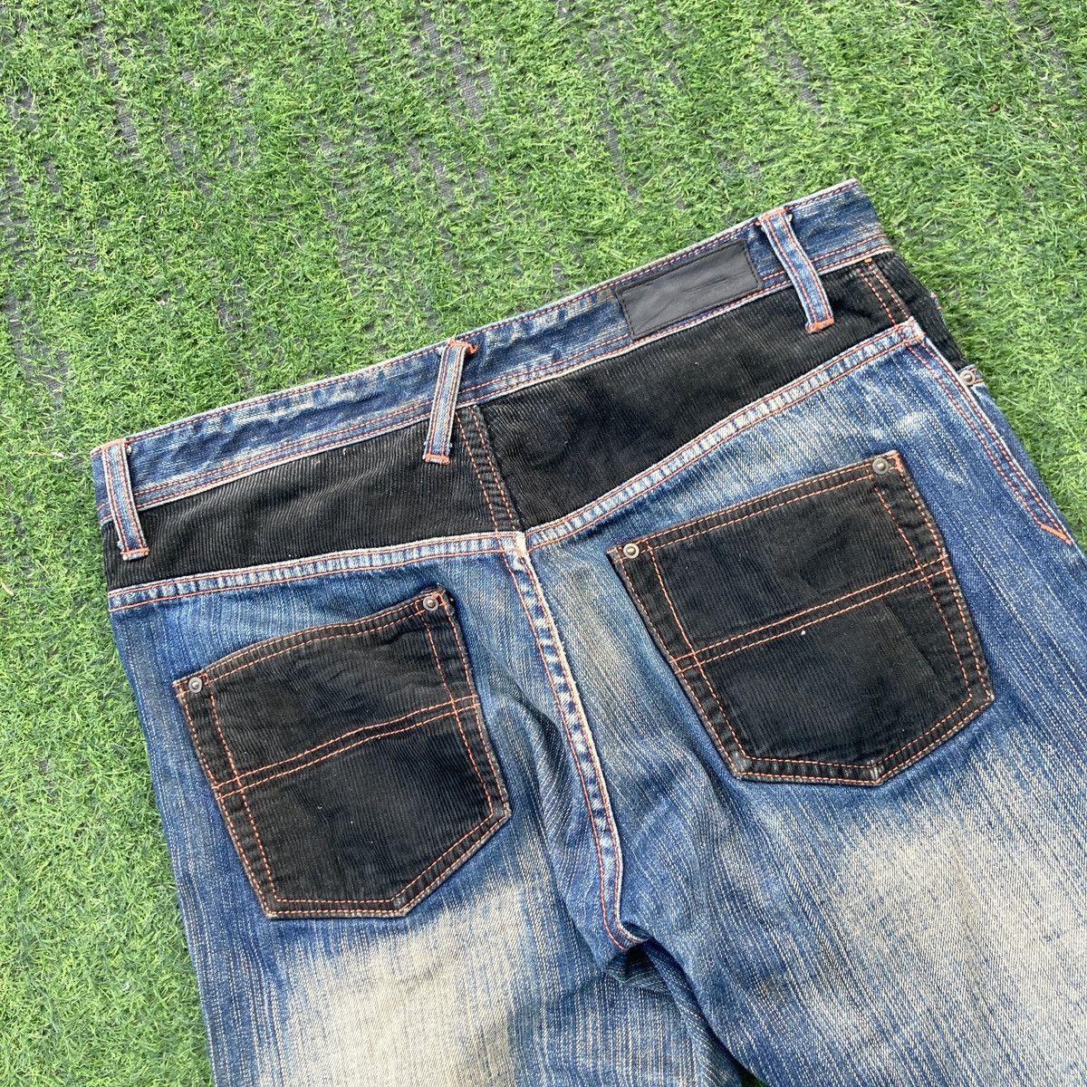 Boycott BOYCOTT FLARED RIPPED JEANS Size US 33 - 11 Thumbnail
