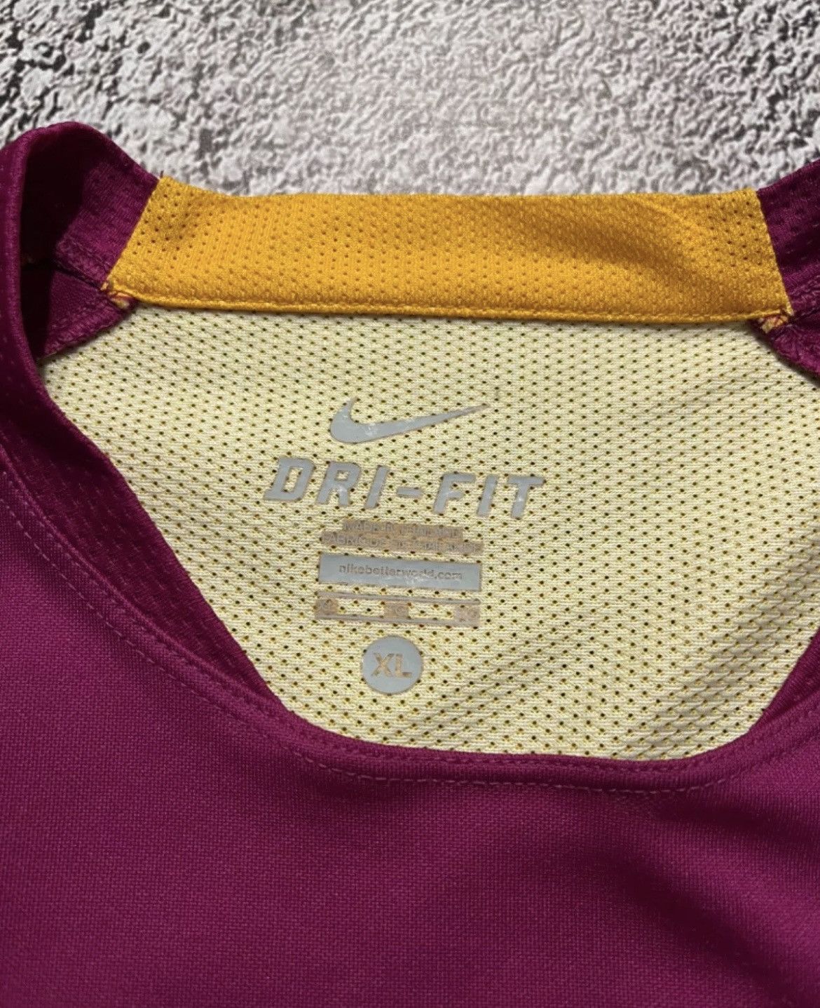 Other FC Barcelona 2015/16 Training Shirt XL Size US XL / EU 56 / 4 - 12 Thumbnail