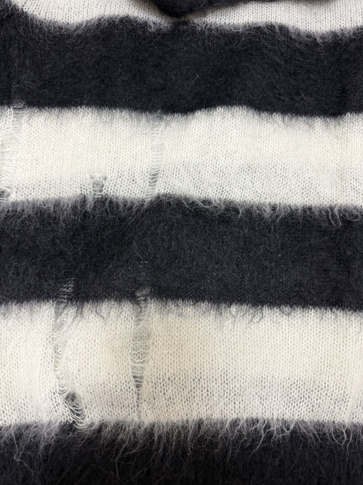 Saint Laurent Paris Saint Laurent black and white distressed sweater M Size M / US 6-8 / IT 42-44 - 5 Thumbnail