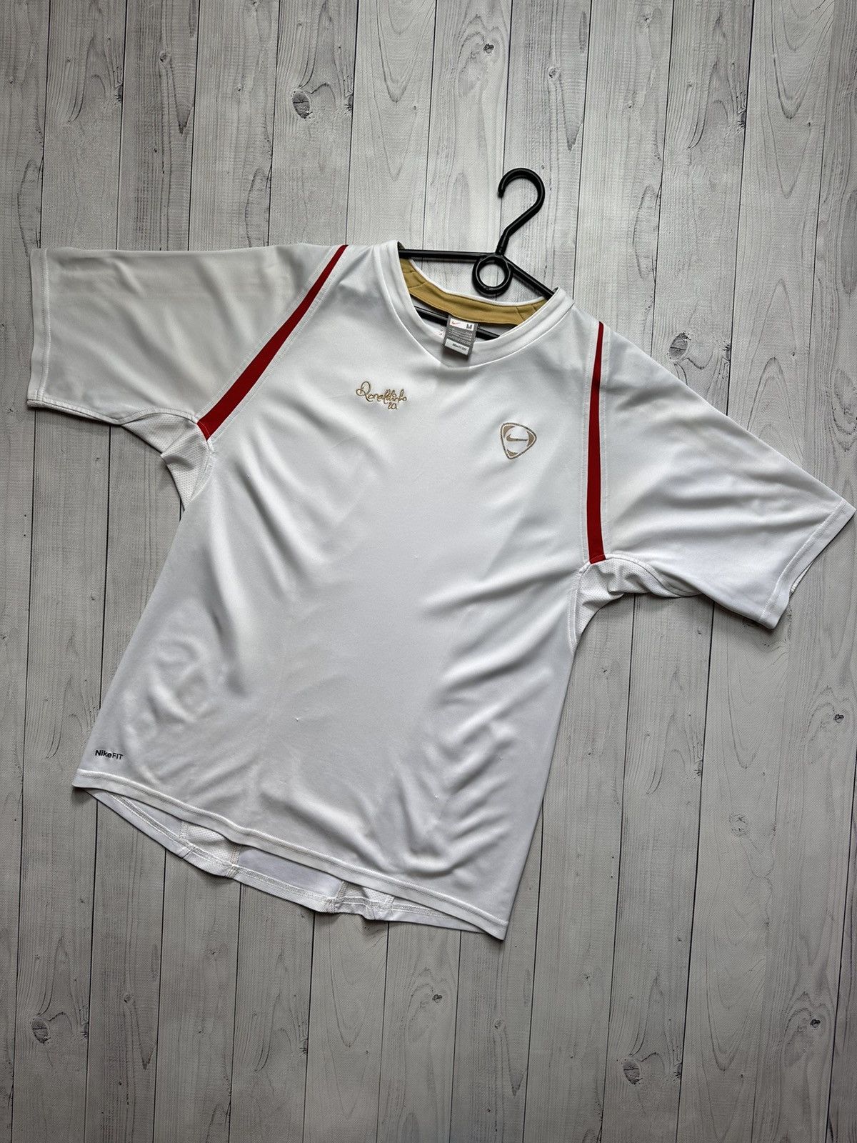 Nike × Vintage Vintage Nike Ronaldinho 10 soccer jersey size M logo R10 Size US M / EU 48-50 / 2 - 1 Thumbnail
