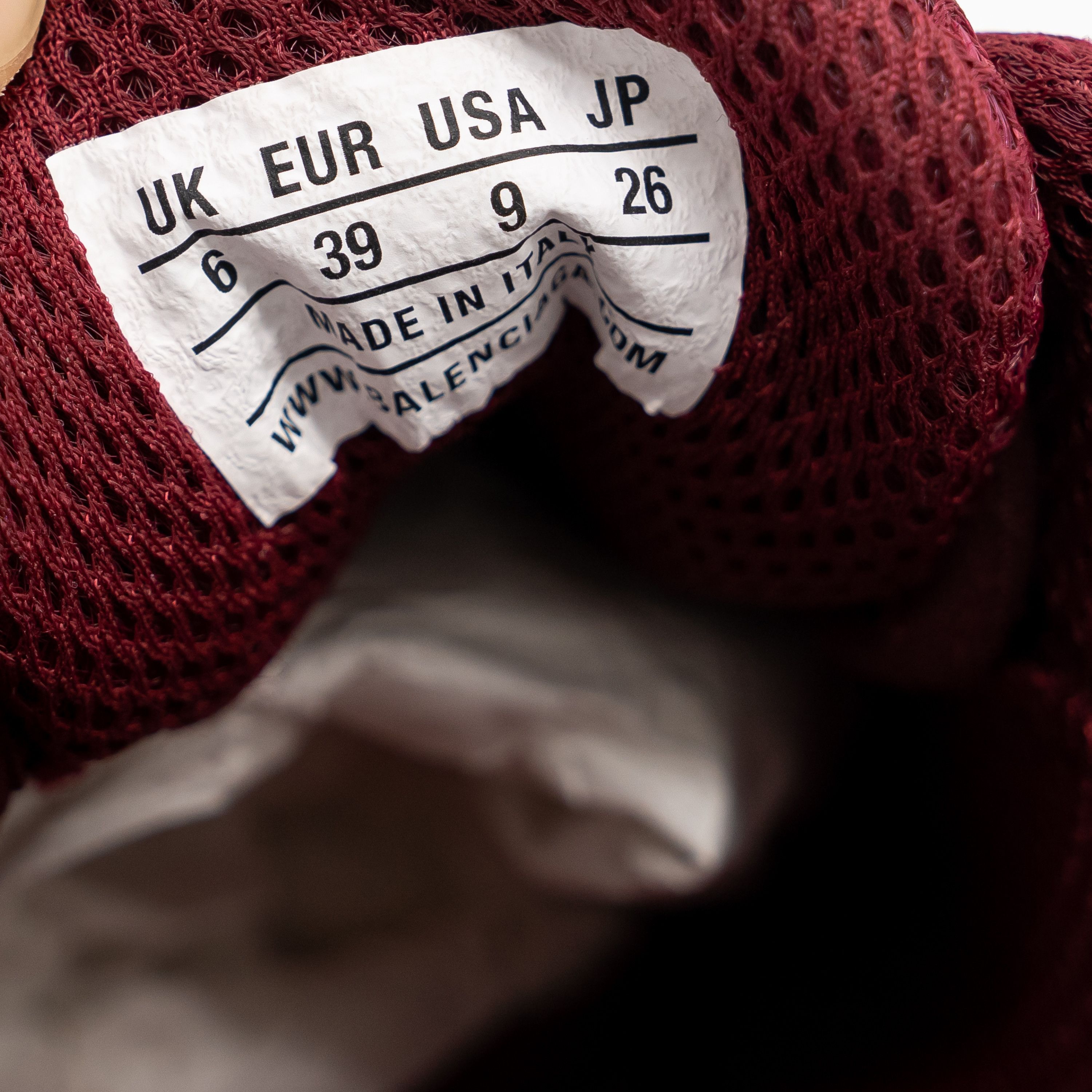 Balenciaga 39 EU / 9 US Balenciaga Phantom Sneakers Burgundy Mesh Size US 9 / IT 39 - 11 Thumbnail