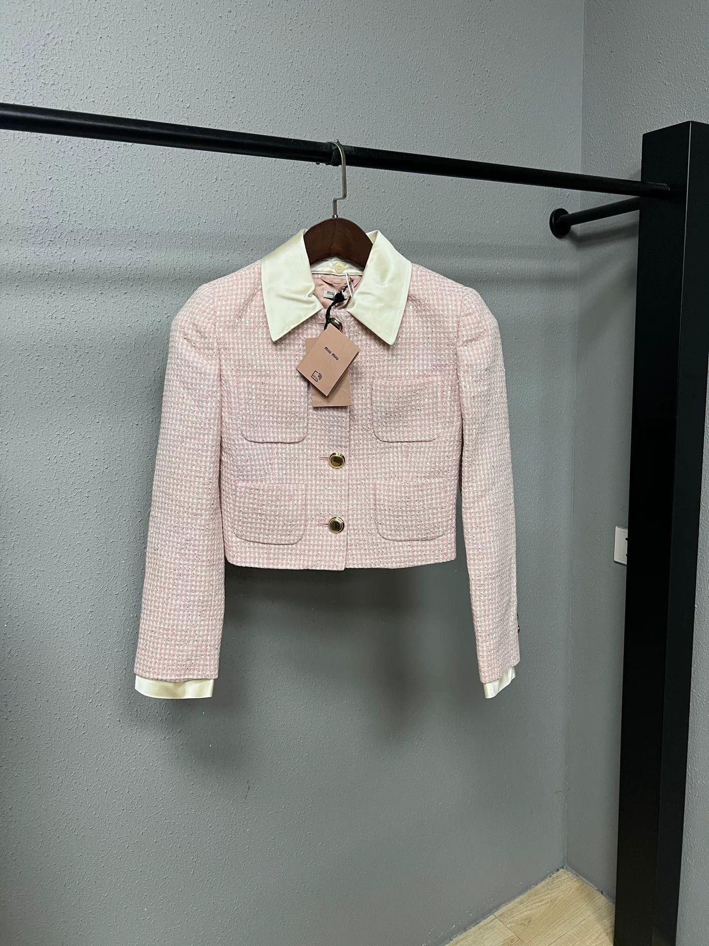 Miu Miu pink embellished cropped jacket Size M / US 6-8 / IT 42-44 - 1 Thumbnail