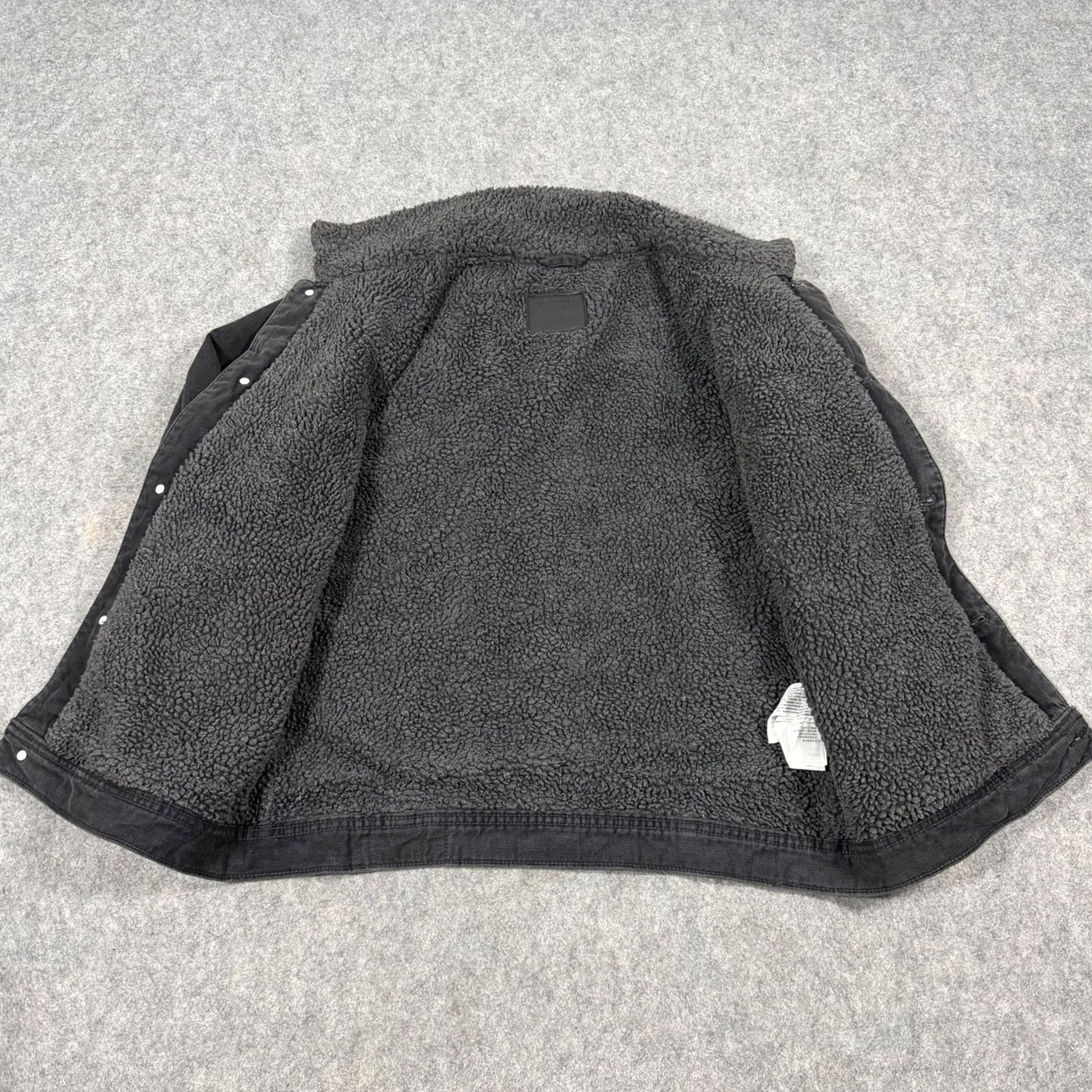 Abercrombie & Fitch Abercrombie & Fitch Denim Jacket Men’s Medium Black Sherpa Lined Vintage? (Note: Original title indicates "Vintage" but item says Vintage: No) Size US M / EU 48-50 / 2 - 4 Thumbnail