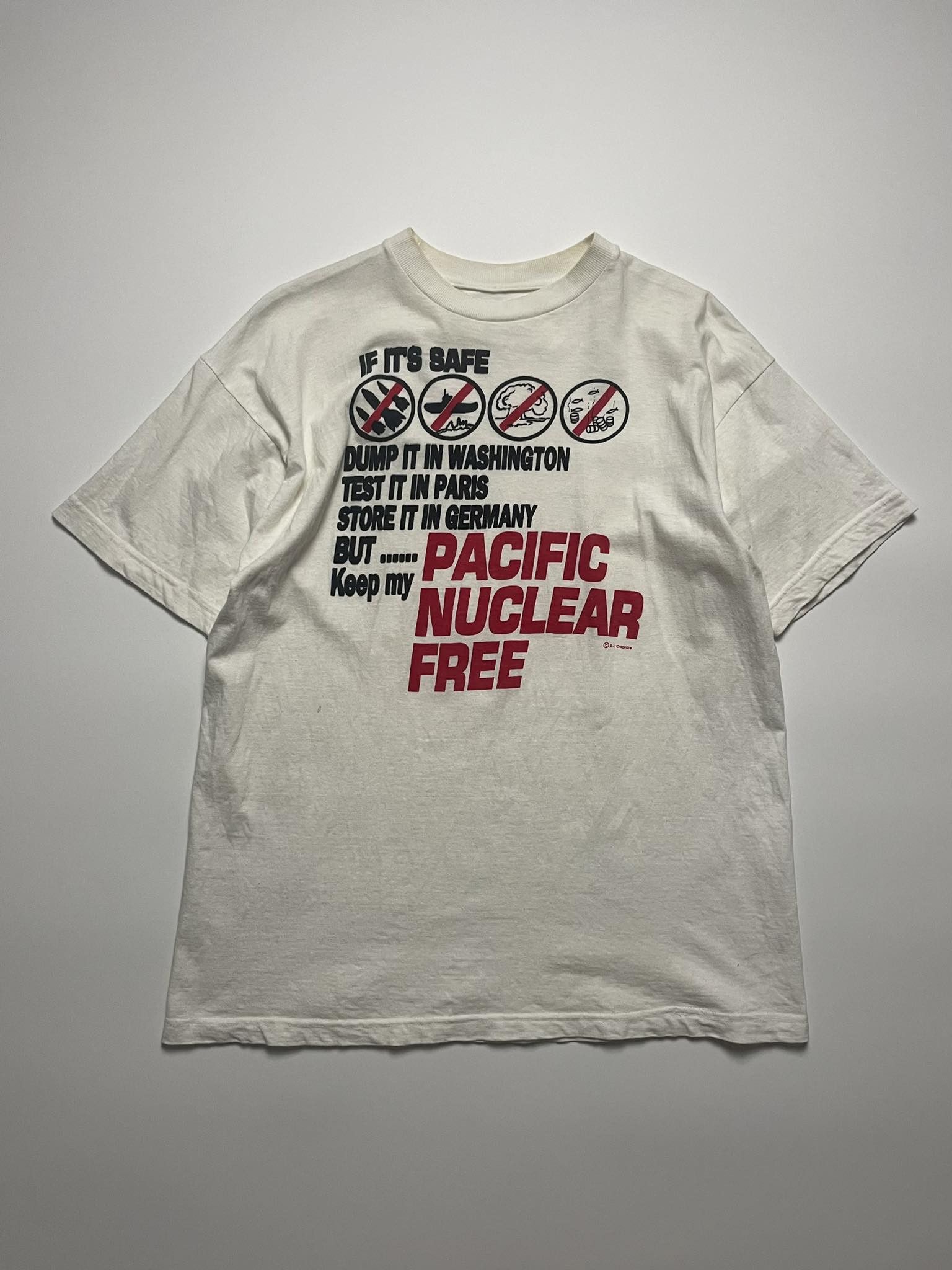 Vintage Vintage Nuclear Free Art Shirt Size US L / EU 52-54 / 3 - 1 Thumbnail
