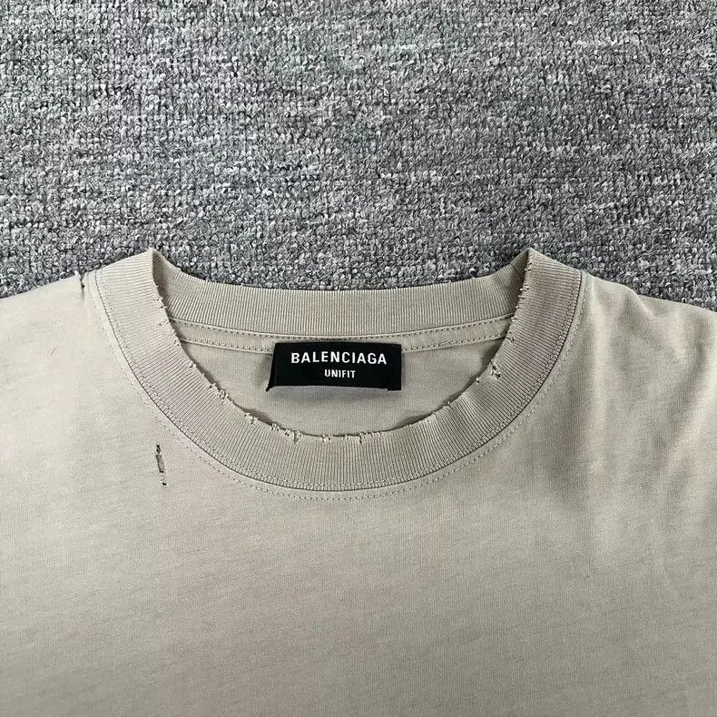 Balenciaga Balenciaga Mosaic fuzzy letter printed short sleeve T-shir Size US XXS / EU 40 - 5 Thumbnail