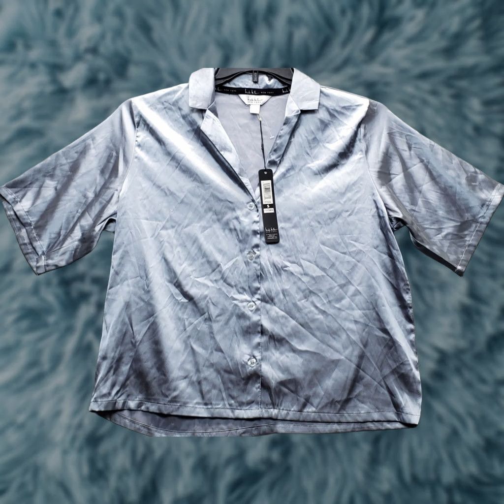 Nicole Miller Nicole Miller Shirt Womens S Gray Satin Stretch Short Sleeve Button Size S / US 4 / IT 40 - 1 Thumbnail