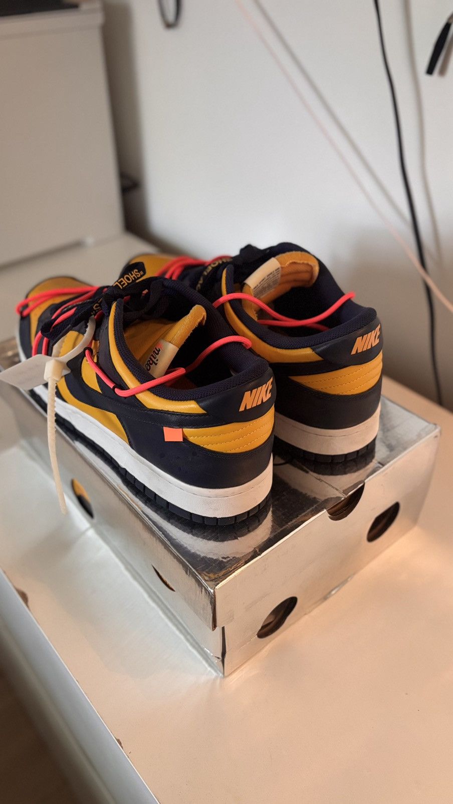 Nike × Off-White Nike X Off-White Dunk slow University Gold Size US 13 / EU 46 - 2 Thumbnail