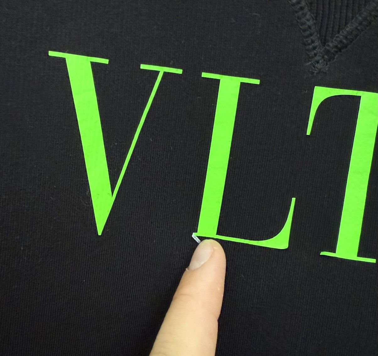 Valentino Valentino VLTN Black Sweatshirt Center Logo Men's Size XXL Size US XXL / EU 58 / 5 - 4 Thumbnail