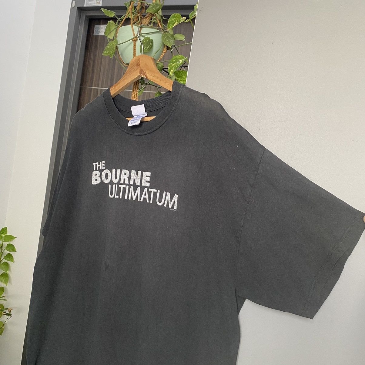 Vintage Thrashed Faded Vintage 2007 The Bourne Ultimatum Movie ERD T Size US XL / EU 56 / 4 - 3 Thumbnail