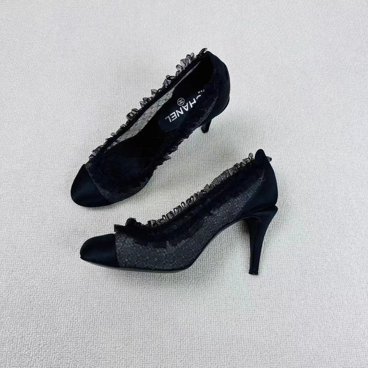 Chanel Chanel Lace Leather Heels EUR 39 Near New Size US 8 / IT 38 - 1 Thumbnail