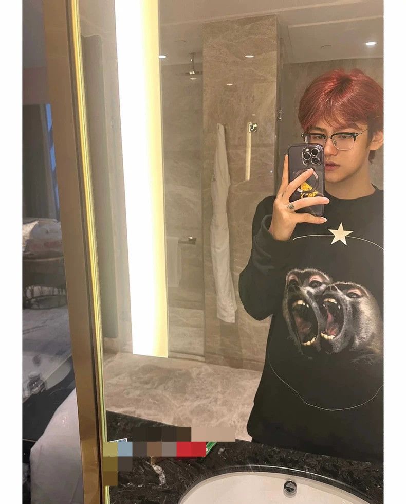 Givenchy Givenchy Clearance Shark Sweatshirt Size US XS / EU 42 / 0 - 5 Thumbnail