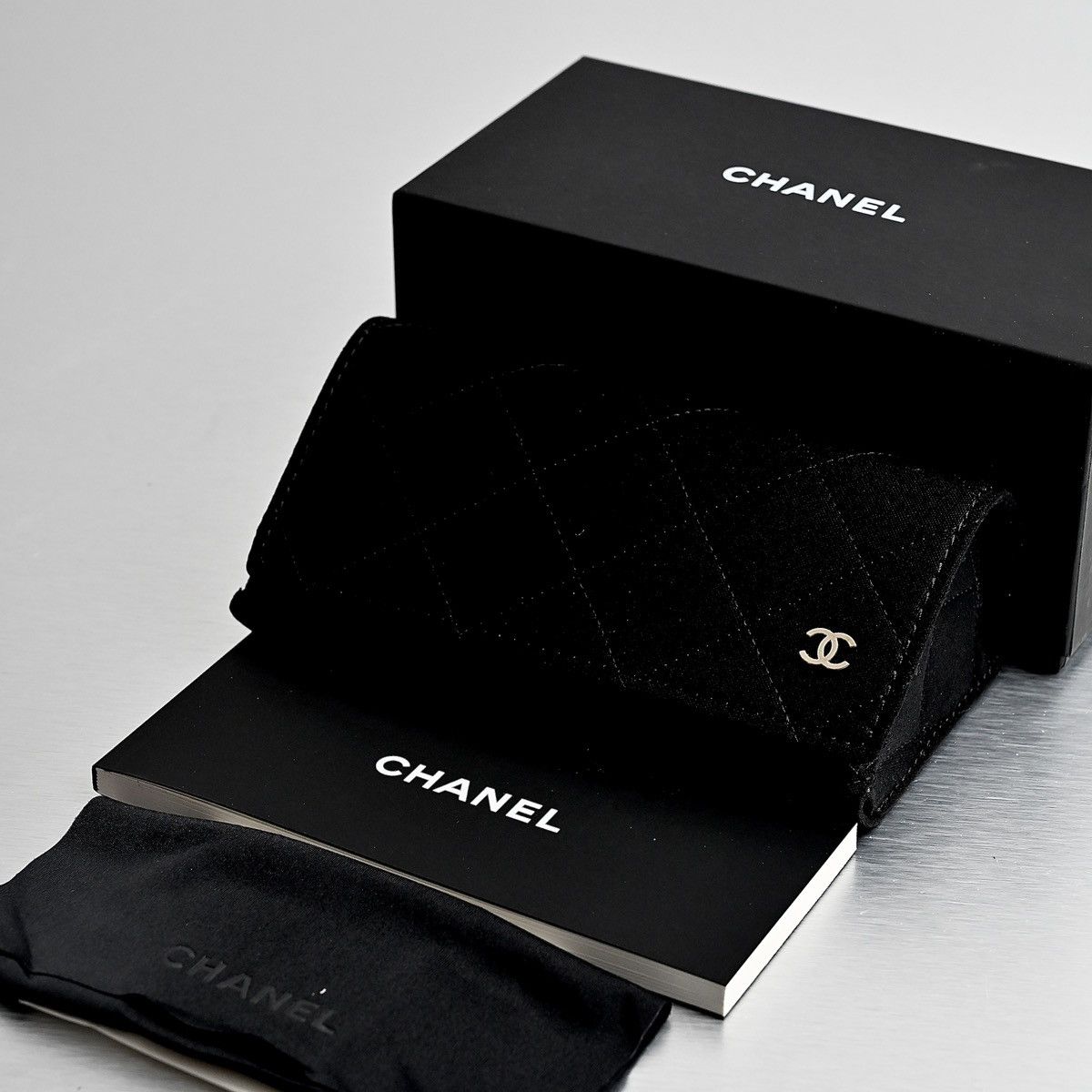 Chanel CHANEL 0CH5528 SUNGLASSES Size ONE SIZE - 8 Thumbnail